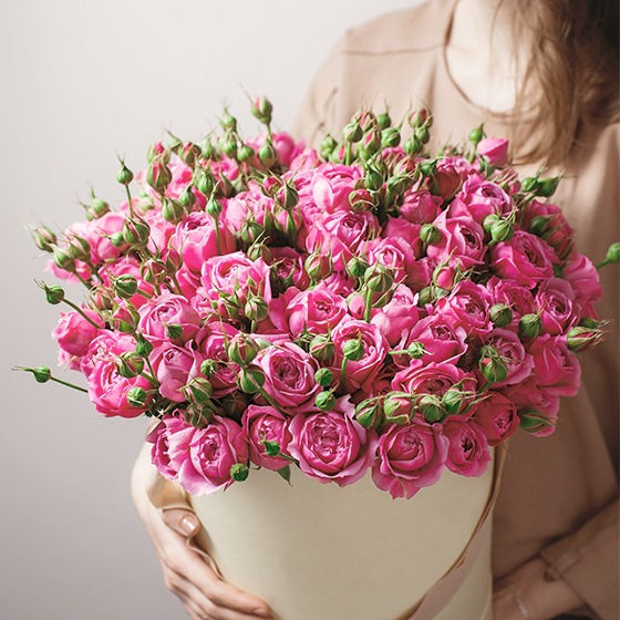 Садовые розы в&nbsp;коробке