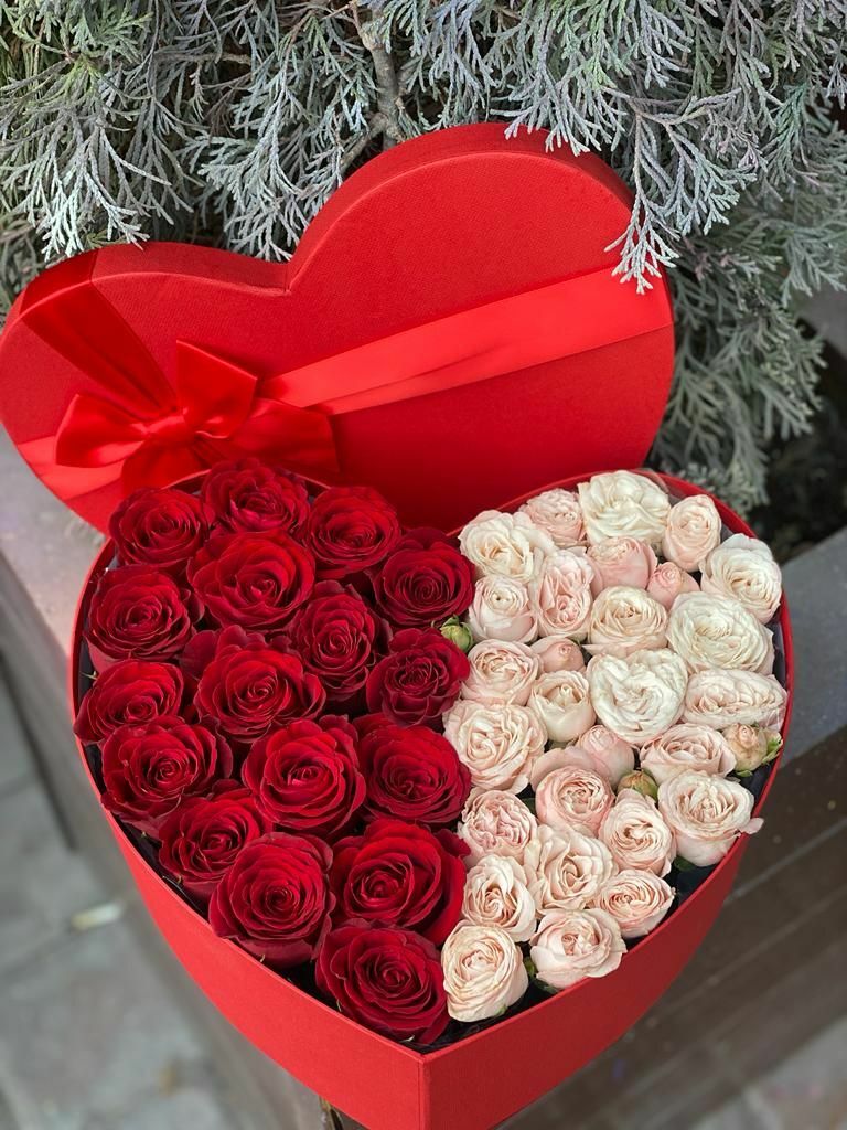 Букет&nbsp; Инь и Янь&nbsp; &nbsp; &nbsp;&nbsp;<span style="font-style: italic;"></span>