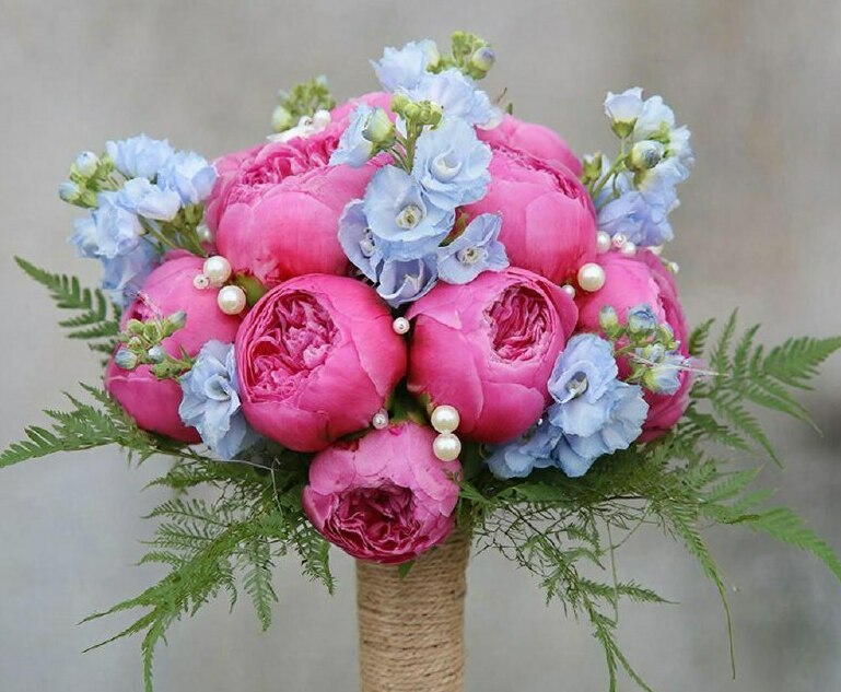 Букет Невесты Яркость с Пионами